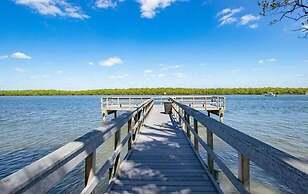 Casa Marina 654 - 4321 Bay Beach Lane 2 Bedroom Condo by RedAwning