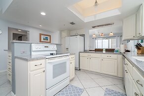 Casa Marina 654 - 4321 Bay Beach Lane 2 Bedroom Condo by RedAwning
