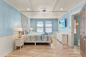 Lazy Beaches Getaway With Private Pool 4 Bedroom Home by RedAwning