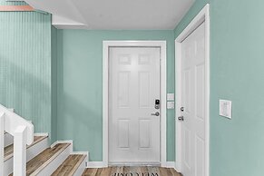 Lazy Beaches Getaway With Private Pool 4 Bedroom Home by RedAwning