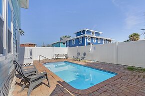 Lazy Beaches Getaway With Private Pool 4 Bedroom Home by RedAwning