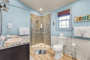 Lazy Beaches Getaway With Private Pool 4 Bedroom Home by RedAwning