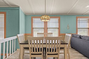 Lazy Beaches Getaway With Private Pool 4 Bedroom Home by RedAwning