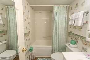 Royal Garden Resort 401 3 Bedroom Condo by Redawning