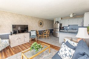 Royal Garden Resort 1404 2 Bedroom Condo by RedAwning