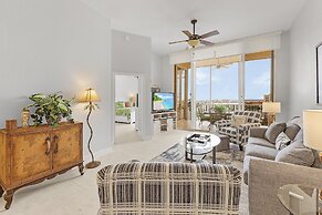 Palm Harbor Penthouse With Marina Views 2 Bedroom Condo by RedAwning