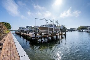Palm Harbor Penthouse With Marina Views 2 Bedroom Condo by RedAwning