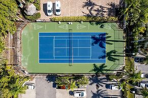 Palm Harbor Penthouse With Marina Views 2 Bedroom Condo by RedAwning