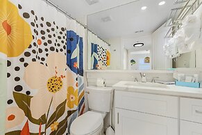 Beautiful Penthouse Condo - Corner Unit! 2 Bedroom Condo by RedAwning