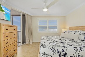 Beautiful Penthouse Condo - Corner Unit! 2 Bedroom Condo by RedAwning