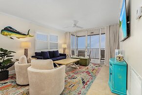 Beautiful Penthouse Condo - Corner Unit! 2 Bedroom Condo by RedAwning