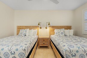 Beautiful Penthouse Condo - Corner Unit! 2 Bedroom Condo by RedAwning