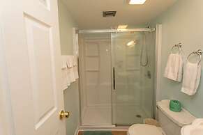 Royal Garden Resort 1012 2 Bedroom Condo by RedAwning