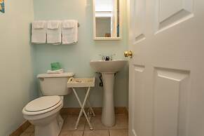 Royal Garden Resort 1012 2 Bedroom Condo by RedAwning