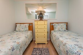 Royal Garden Resort 1012 2 Bedroom Condo by RedAwning