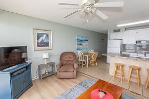 Royal Garden Resort 1012 2 Bedroom Condo by RedAwning