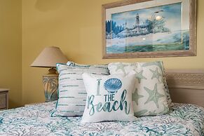 Immaculate Gated Community Condo - Just Across The Street From The Bea