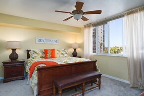 Immaculate Gated Community Condo - Just Across The Street From The Bea