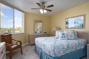 Immaculate Gated Community Condo - Just Across The Street From The Bea