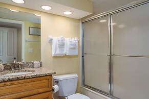 Immaculate Gated Community Condo - Just Across The Street From The Bea