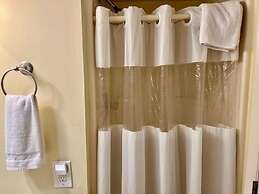 Royal Garden Resort 412 1 Bedroom Condo by RedAwning