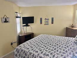 Royal Garden Resort 1401 3 Bedroom Condo by RedAwning