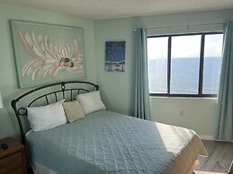 Royal Garden Resort 1401 3 Bedroom Condo by RedAwning