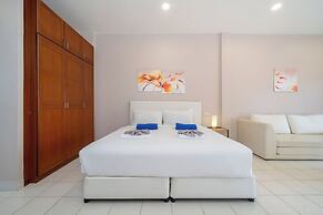 Jungceylon Villa in Patong by Lofty