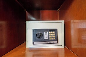 Jungceylon Villa in Patong by Lofty