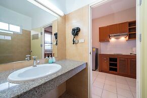 Jungceylon Villa in Patong by Lofty