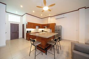 Jungceylon Villa in Patong by Lofty