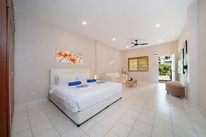 Jungceylon Villa in Patong by Lofty