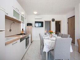 Apartments Happy Holiday