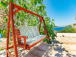 Holiday Home Happy Holiday