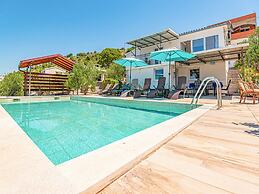 Holiday Home Happy Holiday