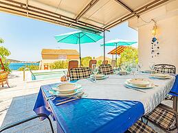 Holiday Home Happy Holiday