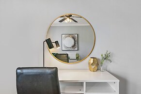 1BR Chic Apartment in Lakeview