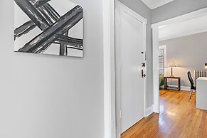 1BR Chic Apartment in Lakeview