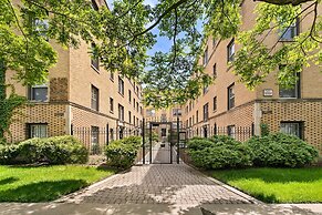 1BR Chic Apartment in Lakeview