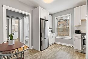1BR Chic Apartment in Lakeview
