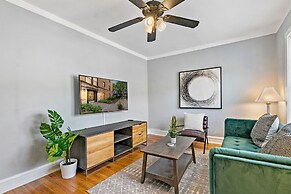 1BR Chic Apartment in Lakeview