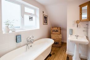 Whitstable's Beachcombers, Sleeps 10, Dog Friendly