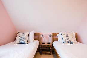 Whitstable's Beachcombers, Sleeps 10, Dog Friendly