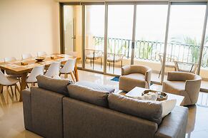 Gavias Grand Ocean Front