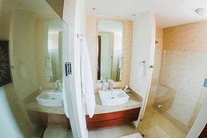 Gavias Grand Ocean Front