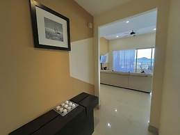 Gavias Grand Ocean Front