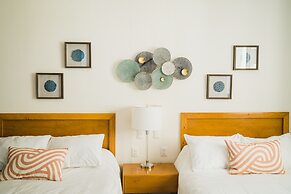 Gavias Grand Ocean Front