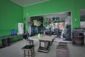 EXPRESS O 91979 Penginapan Tondong Ta