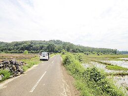 OYO Homes 91155 Desa Wisata Selamanik Ciamis