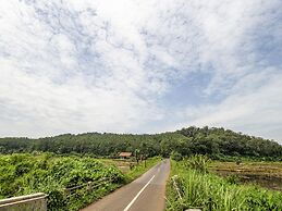 OYO Homes 91155 Desa Wisata Selamanik Ciamis